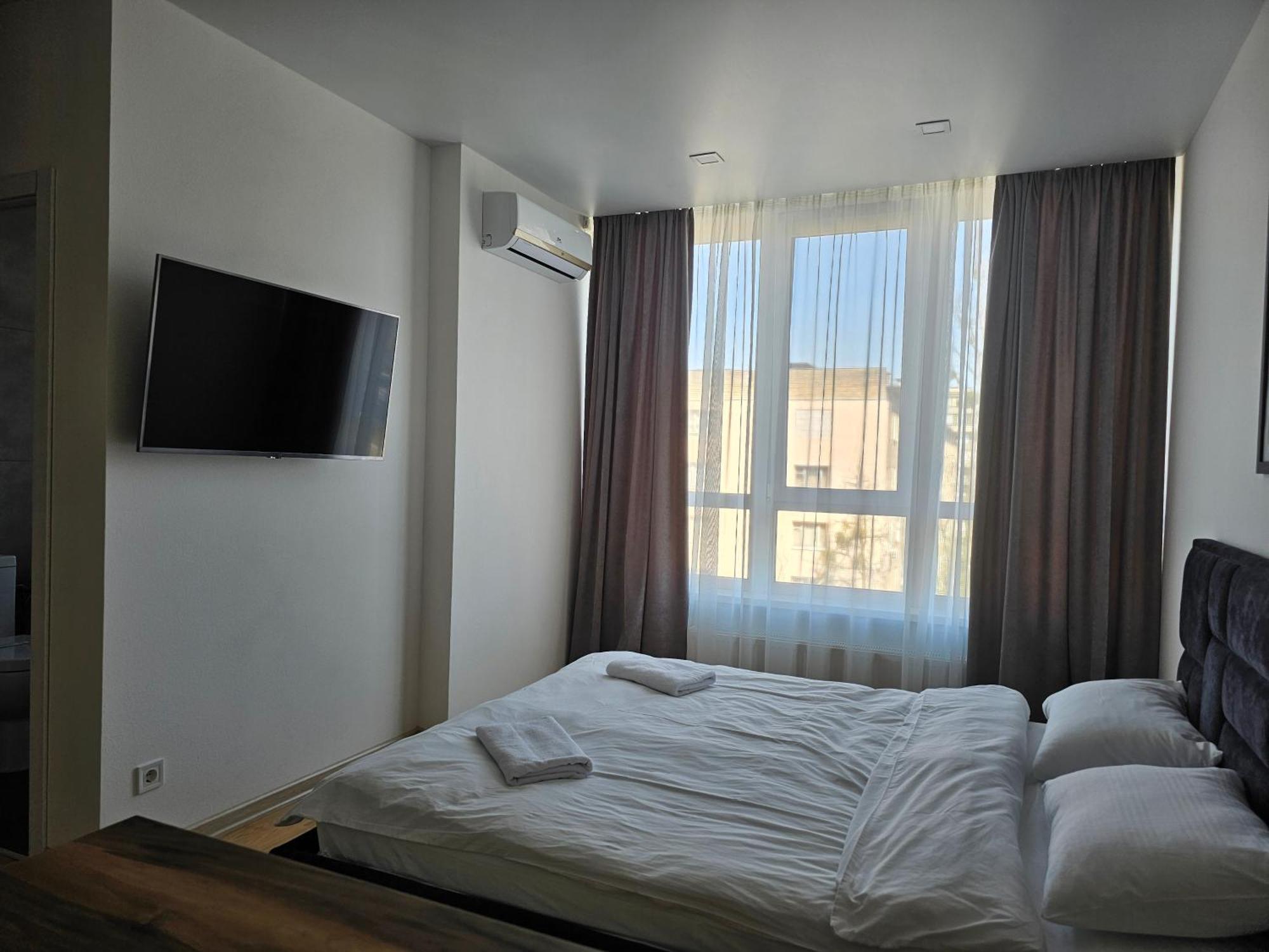 Nyvky Like Home - Studio - Apt 35 Kiev Extérieur photo